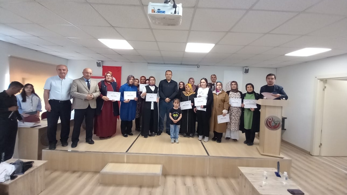 Aile Eğitimi Projesi Kapsamında Veli Eğitimleri